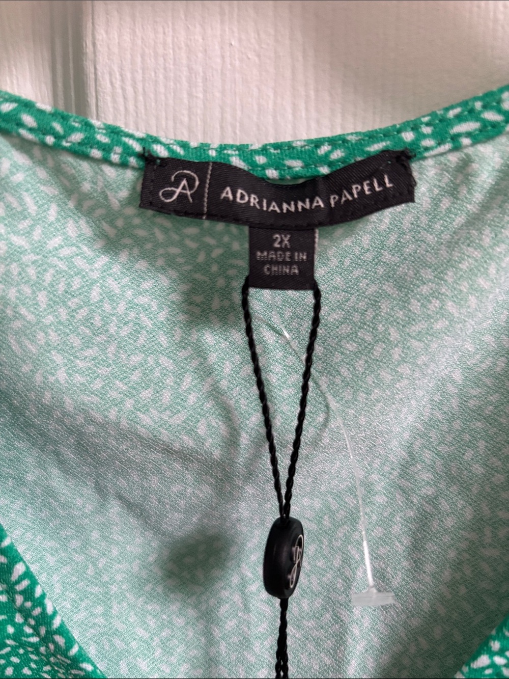 Adrianna Papell Emerald Green Ditsy V-Neck Puff Sleeve Blouse size 2x - Picture 3 of 5